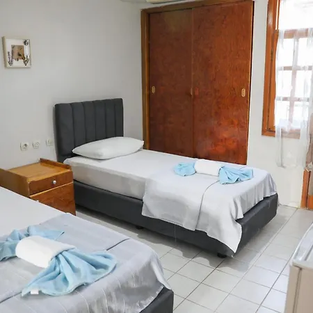 Imaj Hotel *
